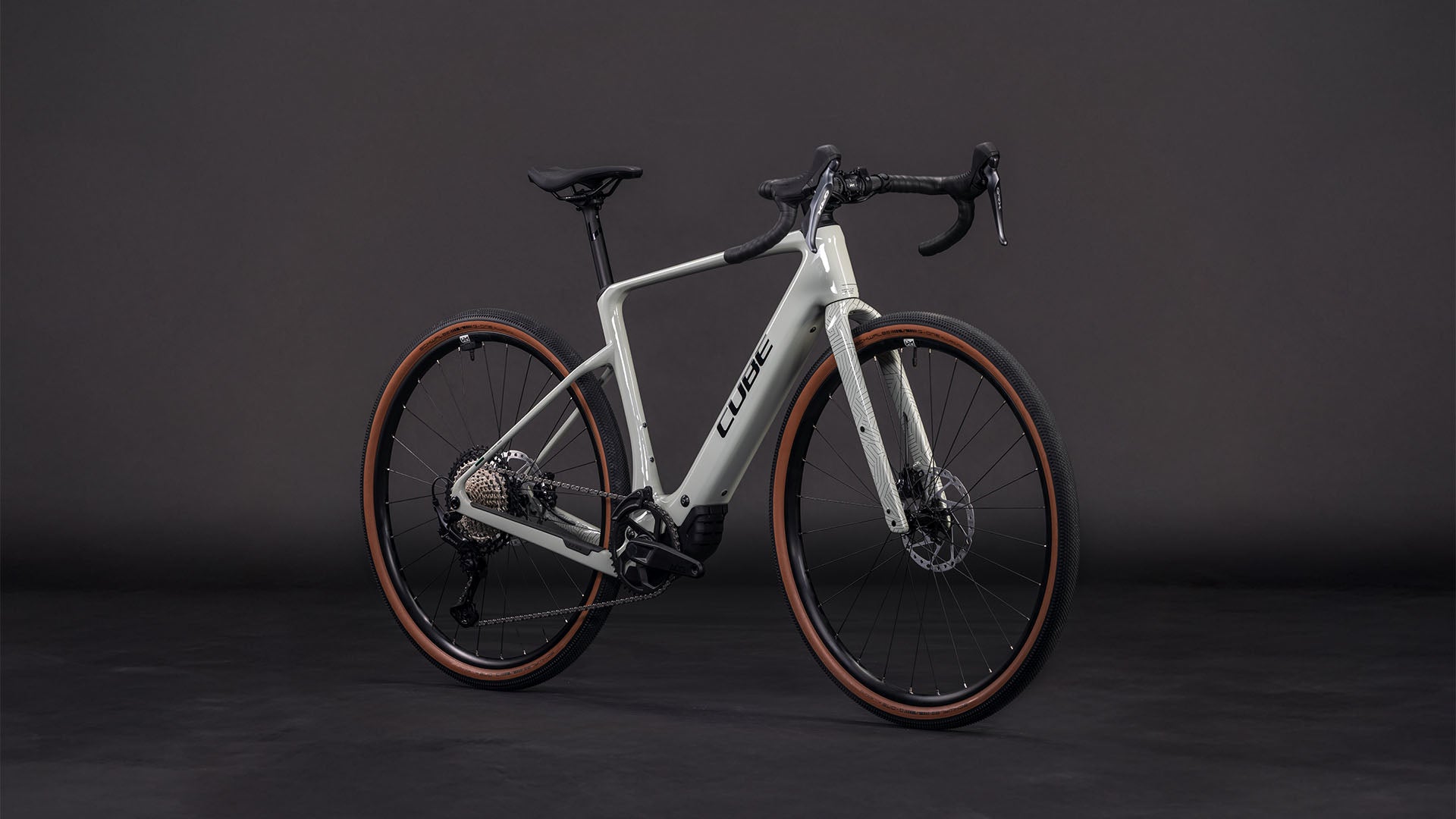 Cube Nuroad Hybrid C:62 Race 400X, trois-quarts arrière