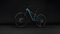 Cube Stereo Hybrid ONE77 HPC Race 800 (2027), trois-quarts arrière