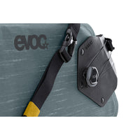 EVOC Sacoche de selle Boa WP, 8 L, Gris carbone, détail produit