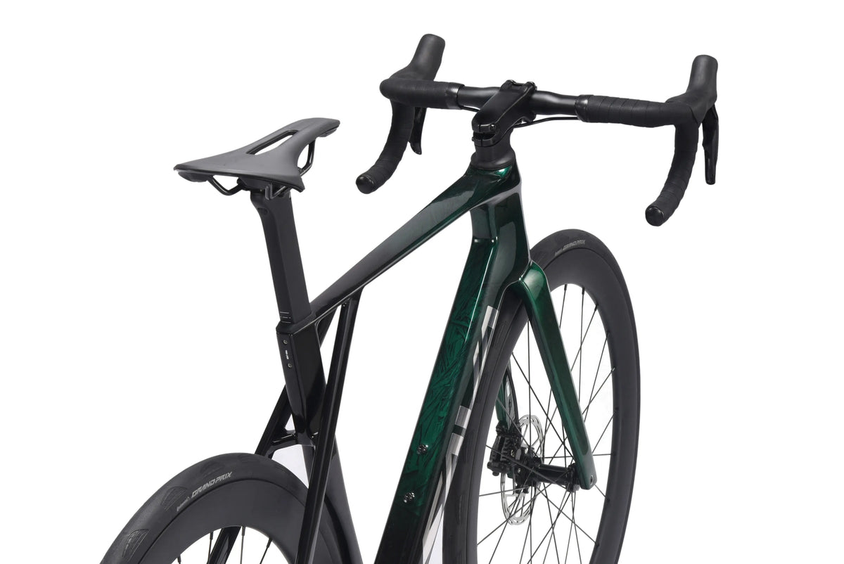 Sava Blade R7 (2027), trois-quarts avant