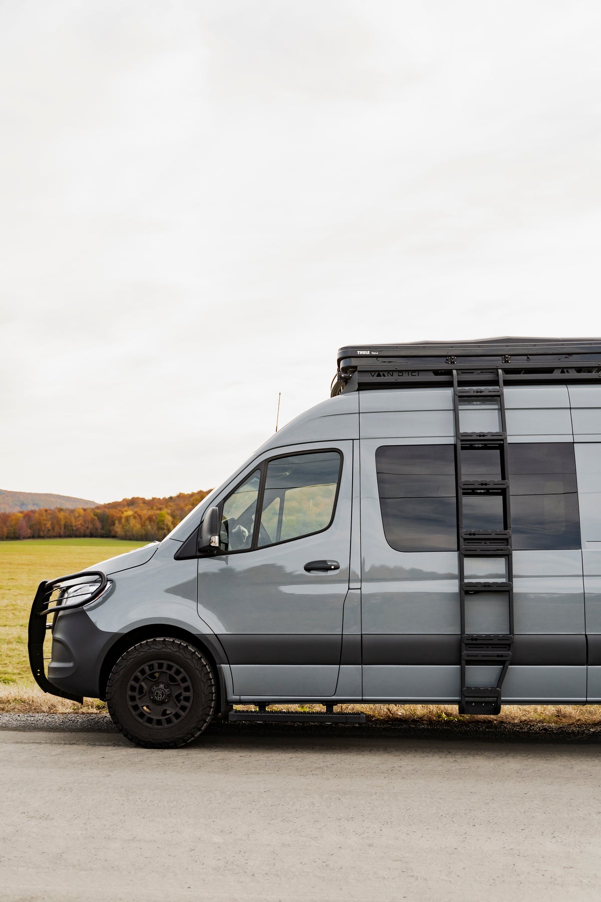 VAN D'ICI Échelle latérale - Ford Transit toit haut, profil gauche
