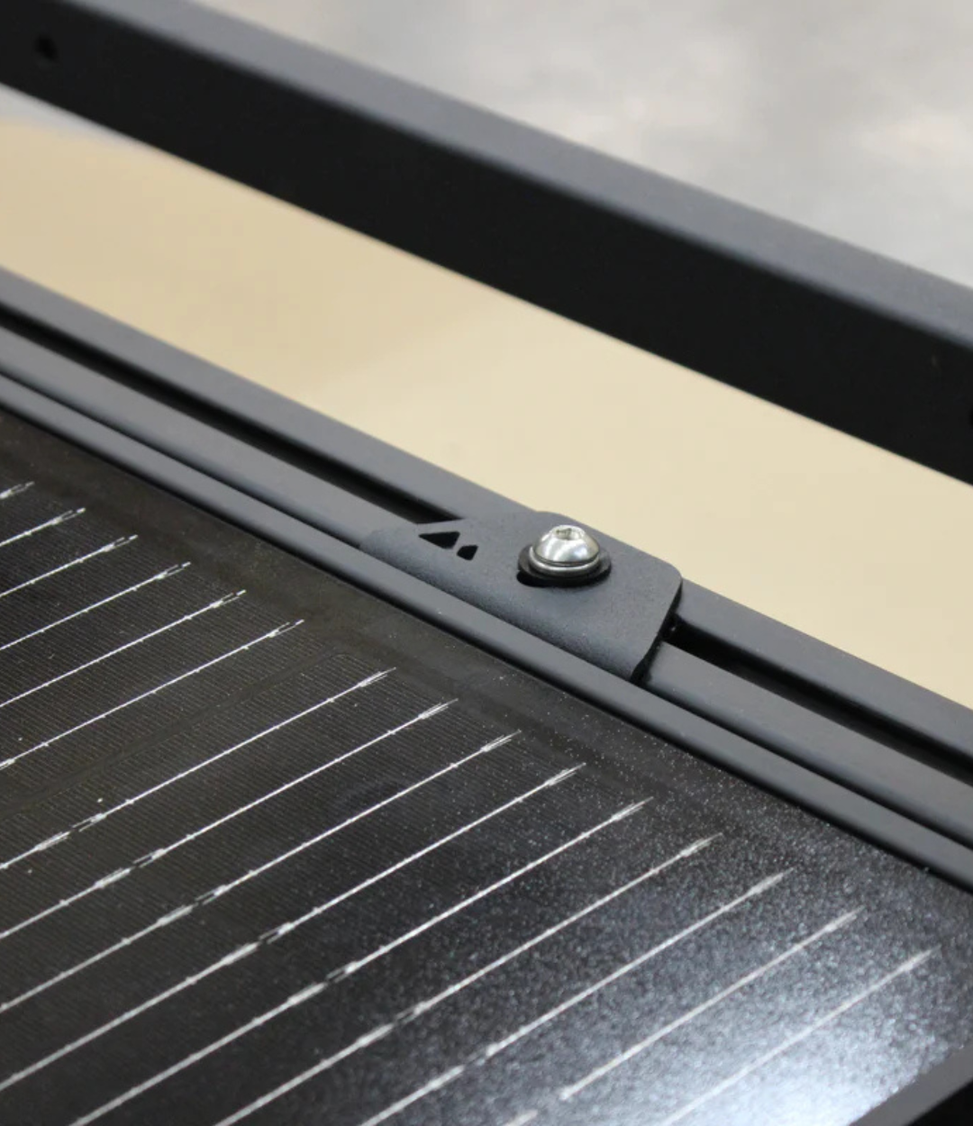 VAN D'ICI Support à panneaux solaires, détail produit