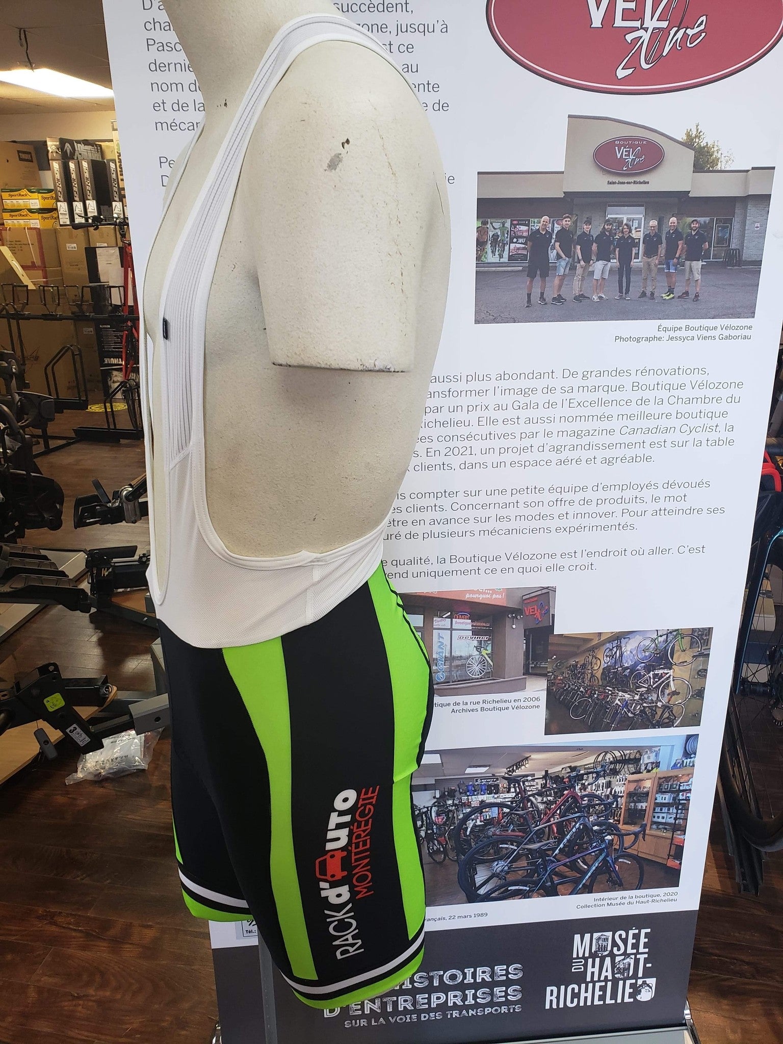 Cuissard à bretelles Vélozone pour femme, vue de profil