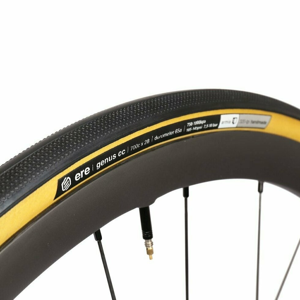 Pneu genus cc Pro road tire, coloris Beige